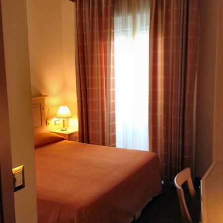 Hotel Byron Rimini Camera foto