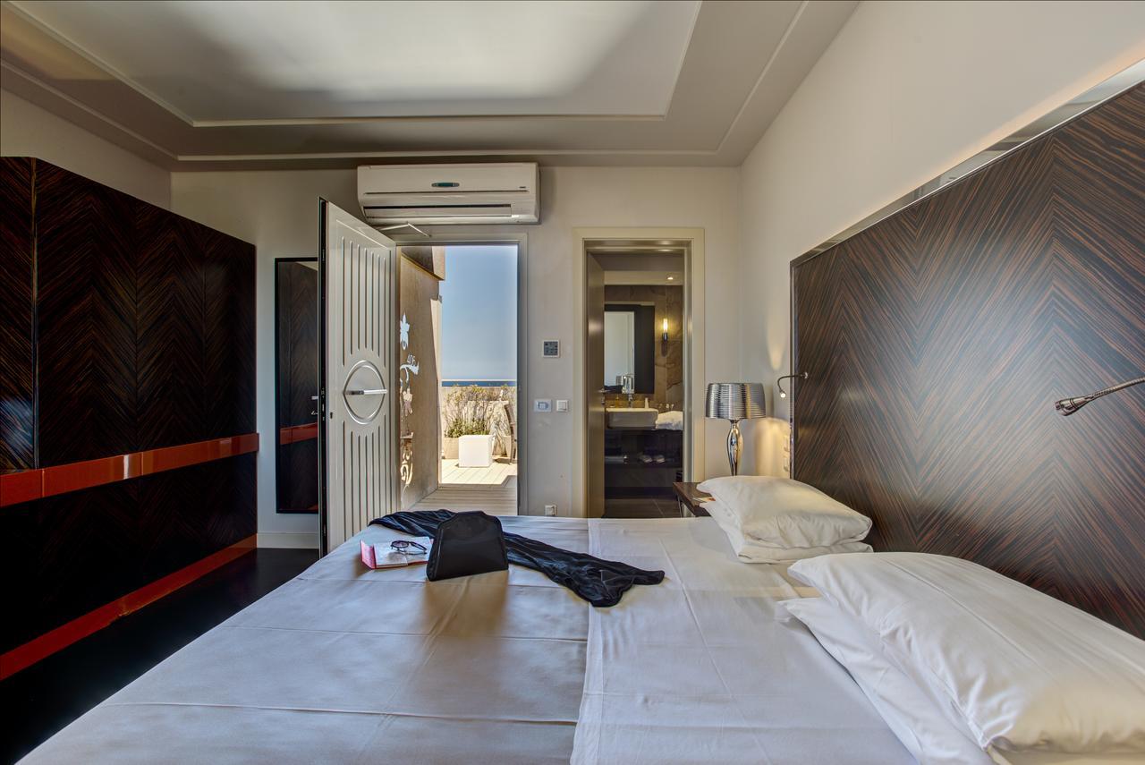 Hotel Byron Rimini Esterno foto
