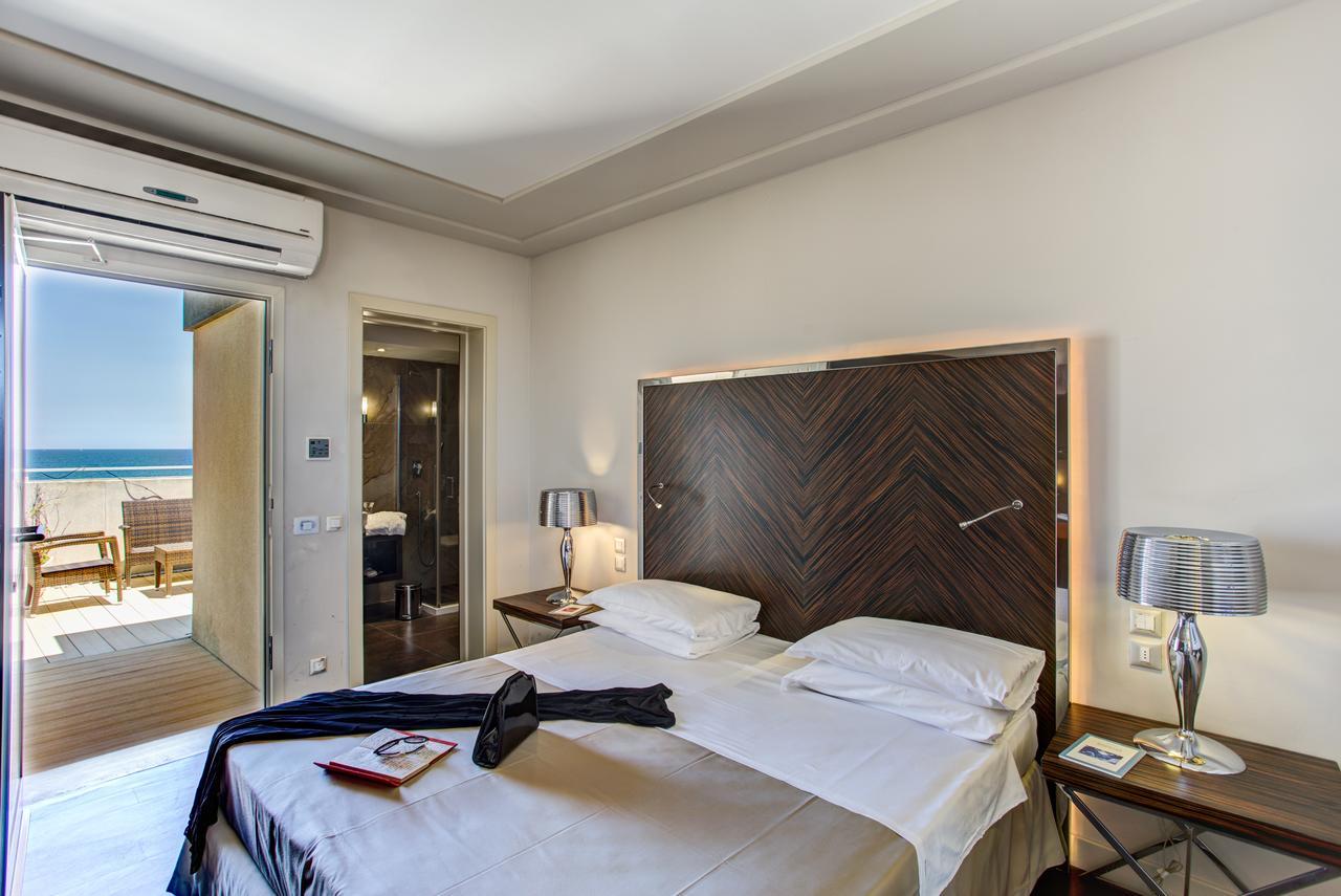 Hotel Byron Rimini Esterno foto