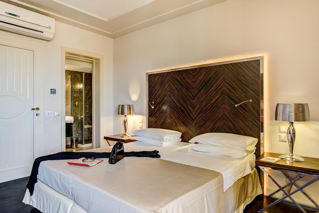 Hotel Byron Rimini Esterno foto